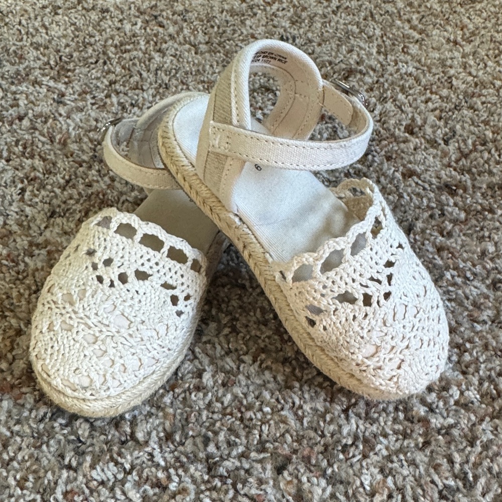 Baby Gap Espadrille Shoes cream color size 6